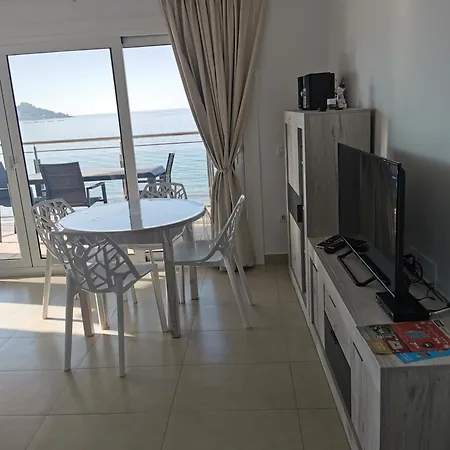 Fantastico En Primera Linea De Mar