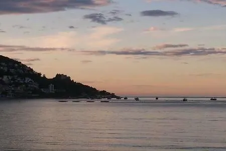 Fantastico En Primera Linea De Mar Roses